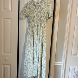 Smocked Floral V-neck Maxi Dress